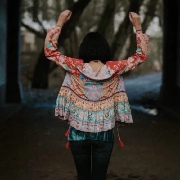 Spell & The Gypsy Lotus Jacket Ruby Red
 Size Oversized XS - Picture 6 of 14